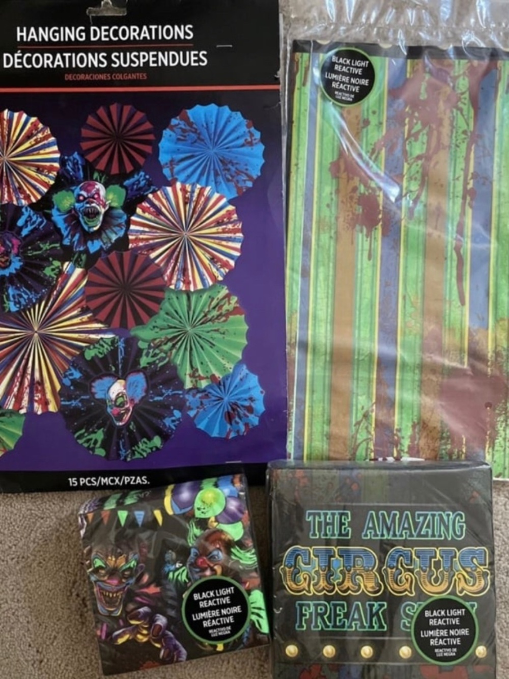 The Amazing Circus Freak Show Horror Clown Decorations Napkins Tablecloth Set